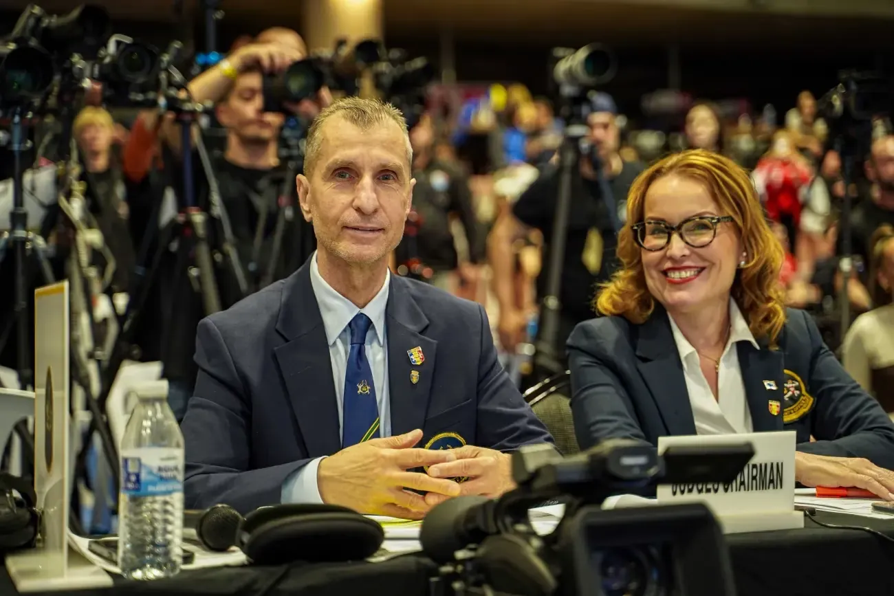 Arbitri la masa de jurizare a Campionatului European IFBB
