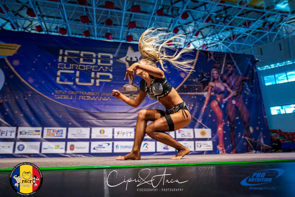 Fitness Masculin — sportiv FRCF pe scenă