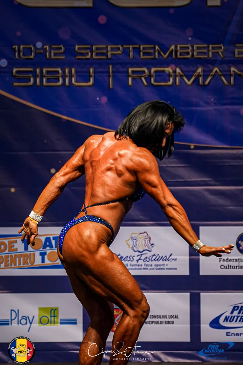 Women’s Physique — sportiv FRCF pe scenă